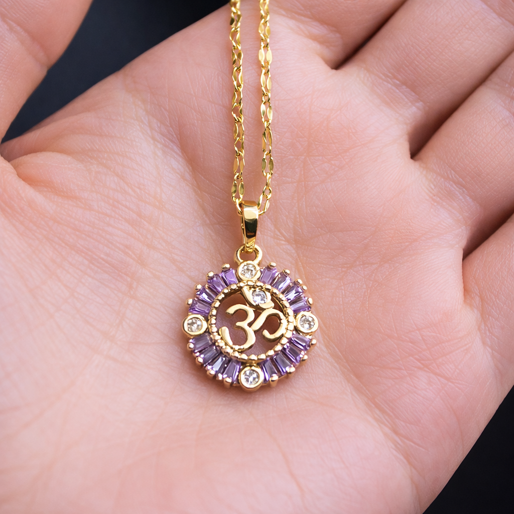 Collar OM Dorado