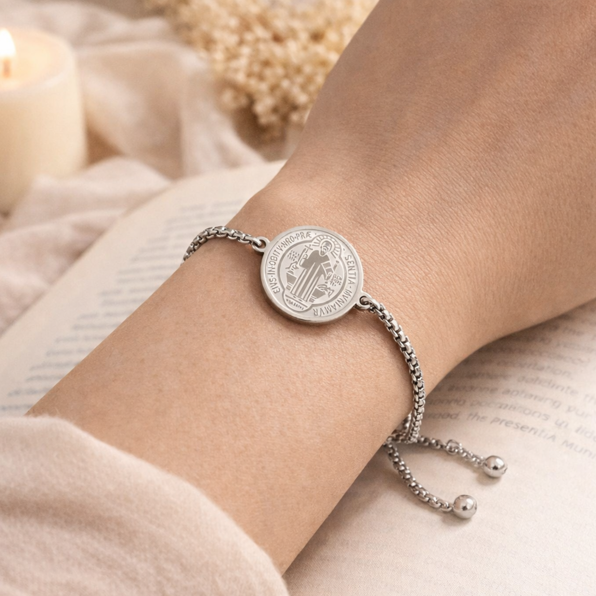 Pulsera Protectora de San Benito