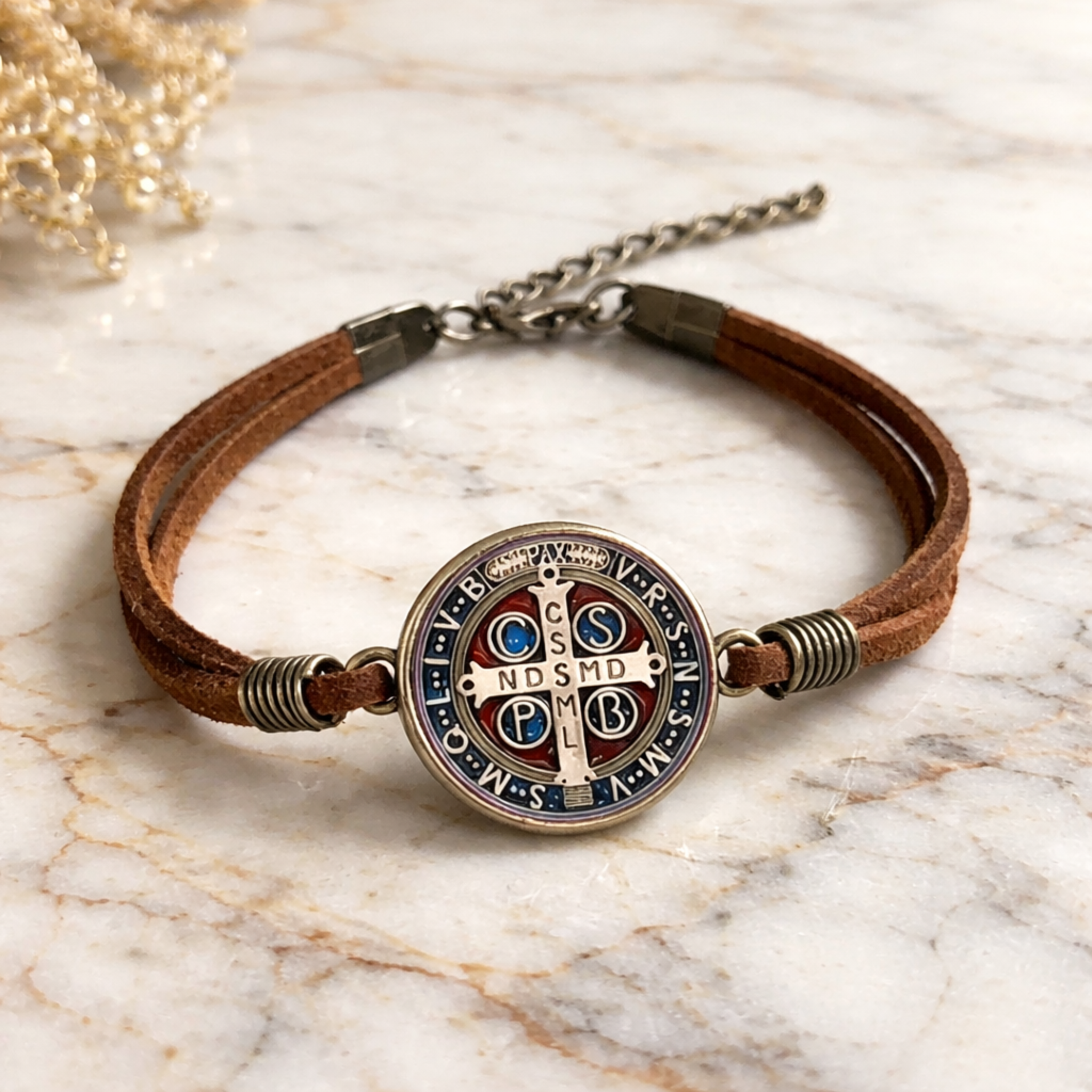 Pulsera San Benito Protección Ajustable en Cuero